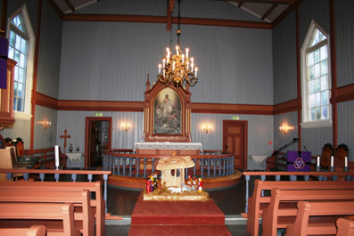 Fil:Søndre høland kirke Koret.jpg