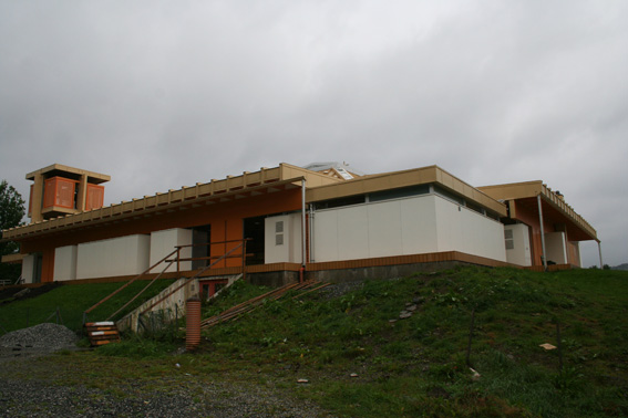 Fil:Søreide kirke Fasade 3.jpg