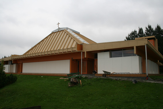 Fil:Søreide kirke Fasade 5.jpg