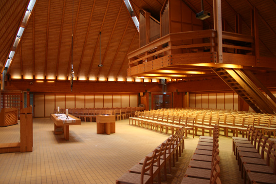 Fil:Søreide kirke Kirkerom.jpg