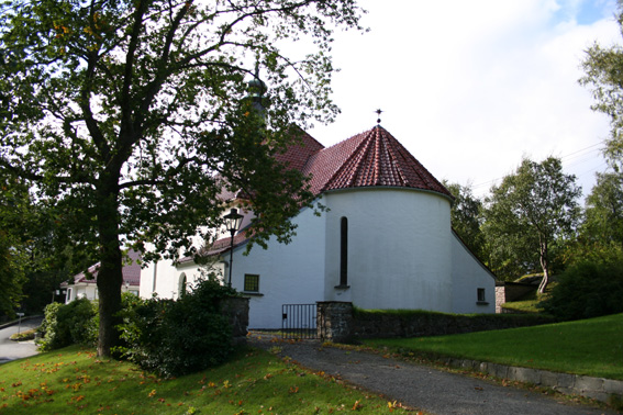 Fil:Salhus kirke Fasade 6.jpg