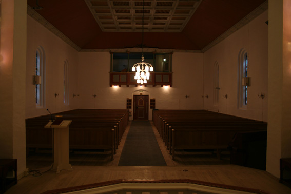 Fil:Salhus kirke Kirkerom bakre.jpg