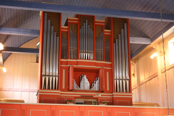 Fil:Samnanger kyrkje Orgel 2.jpg