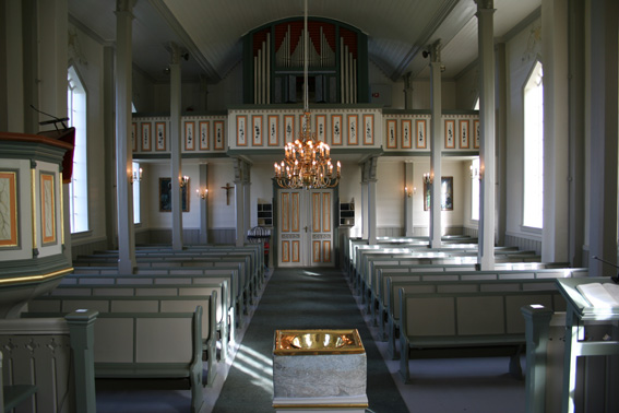 Fil:Seim kyrkje Kirkerom bakre.jpg