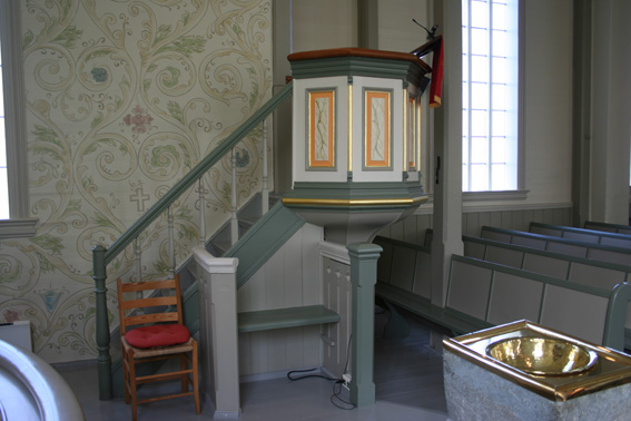 Fil:Seim kyrkje Prekestol 2.jpg