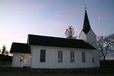 Fil:Setskog kirke Fasade 4.jpg
