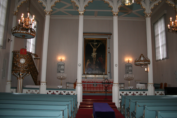 Fil:Sigdal kirke koret 2.jpg