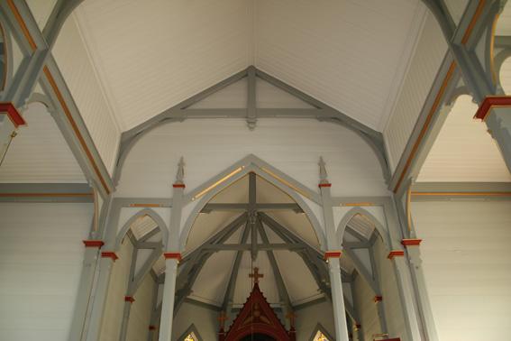 Fil:Skånevik kyrkje Himling o.kor.jpg