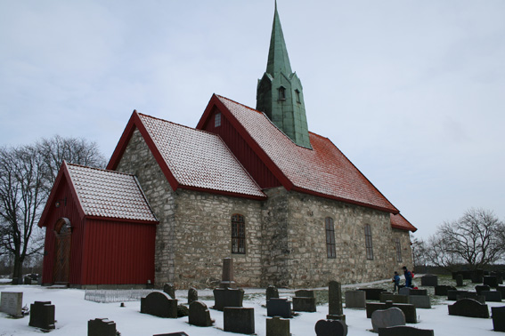 Fil:Skiptvet kirke Fasade 1.jpg