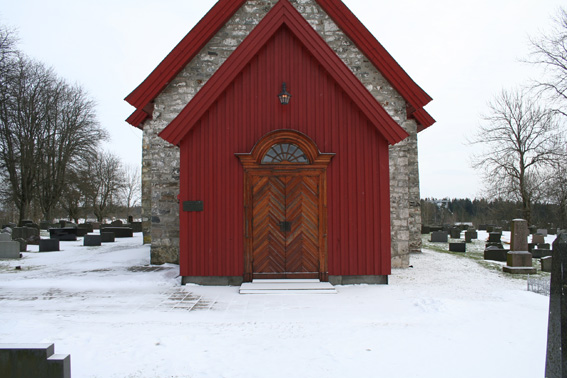 Fil:Skiptvet kirke Hovedinngang.jpg