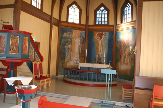 Fil:Skjønne kirke Koret.jpg