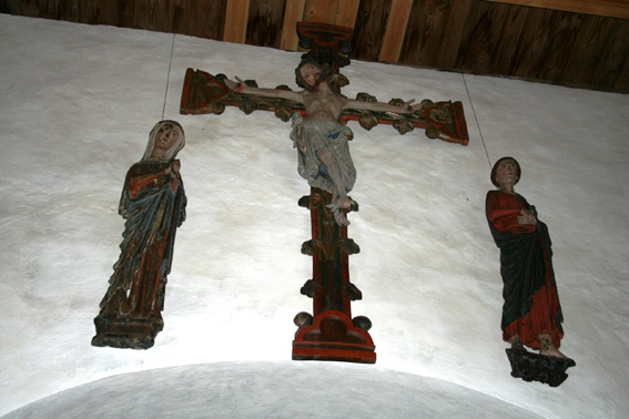 Fil:Skoger gamle kirke Krusifiks.jpg