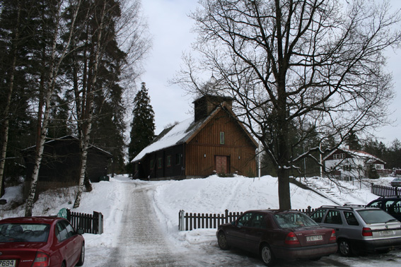 Fil:Skoklefall kirke Avstandsbilde.jpg