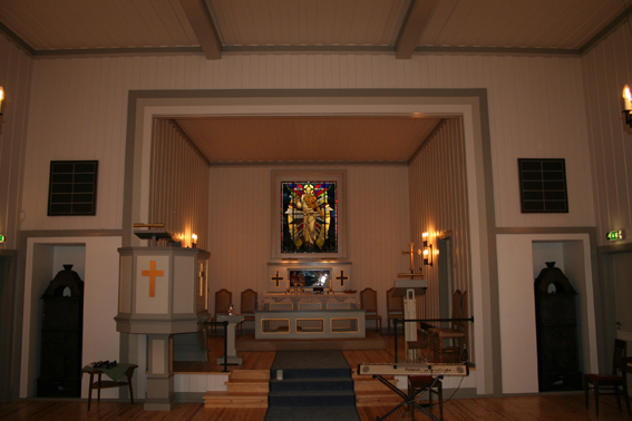 Fil:Slemmestad kirke Koråpningen.jpg