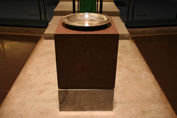 Fil:Slettebakken kirke Døpefont 1.jpg