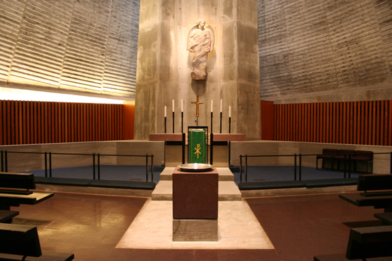 Fil:Slettebakken kirke Koråpning.jpg