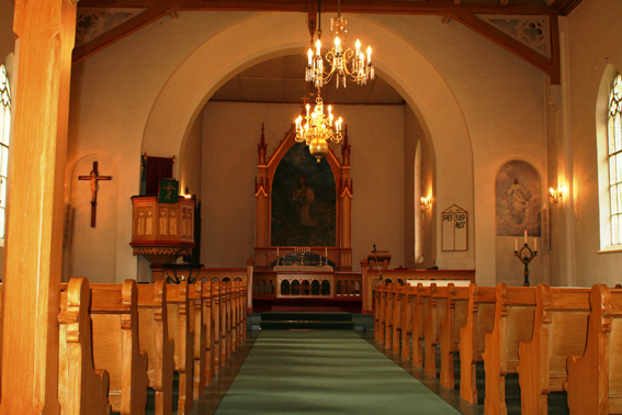 Fil:Snarum kirke Kirkerommet fremre.jpg