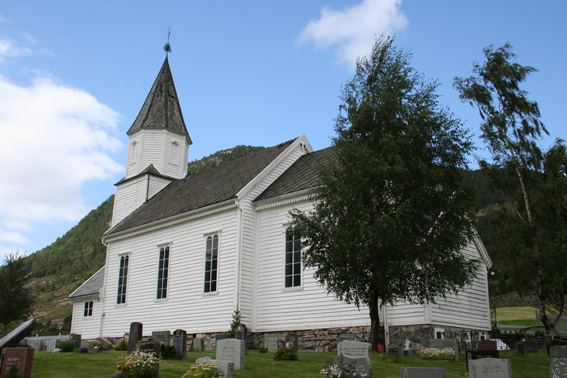 Fil:Solheim kirke Fasade 3.jpg