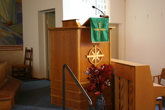 Fil:Solheim kirke Prekestol 1.jpg