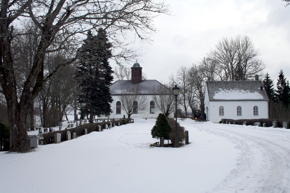 Fil:Spydeberg kirke Avstandsbilde.jpg