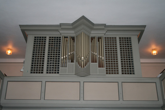 Fil:Spydeberg kirke Orgel 2.jpg