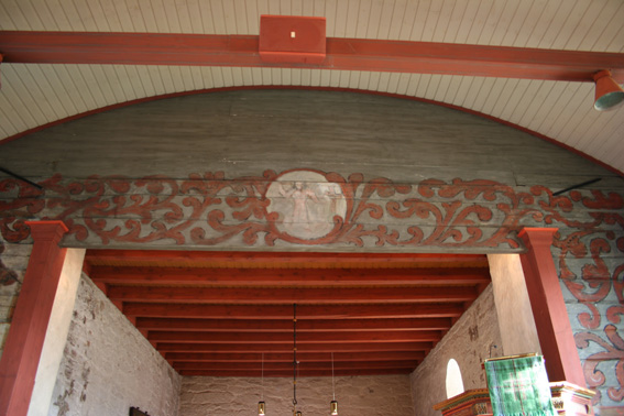 Fil:Stødle kyrkje, Etne Himling o.kor.jpg