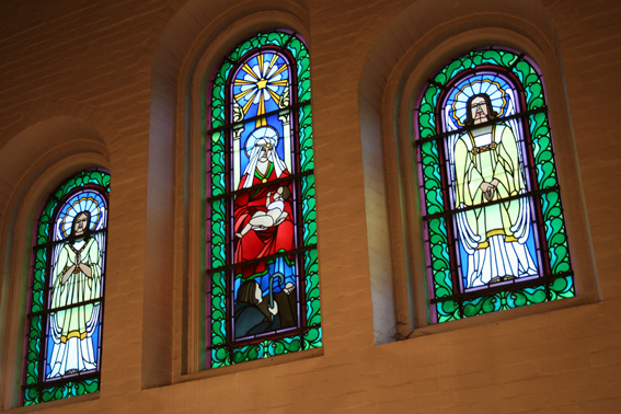 Fil:St. Jakob kirke, Bergen Altervindu 2.jpg