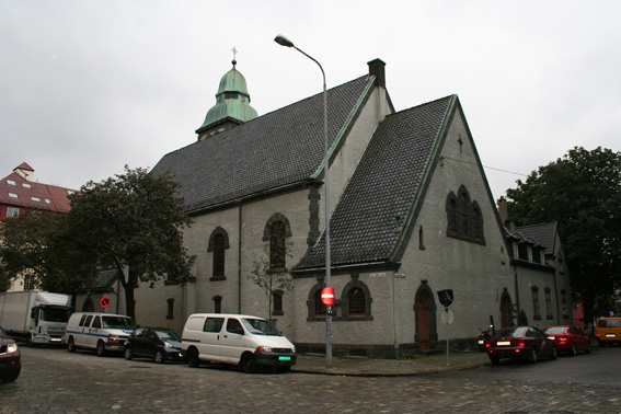 Fil:St. Jakob kirke, Bergen Fasade 6.jpg
