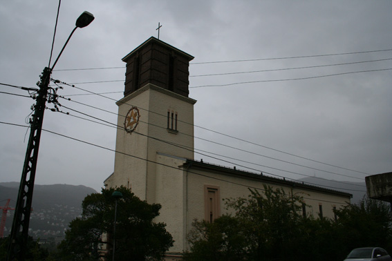 Fil:St. Markus kirke, Bergen Fasade 2.jpg