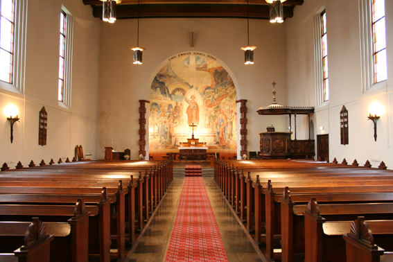 Fil:St. Markus kirke, Bergen Koråpning.jpg