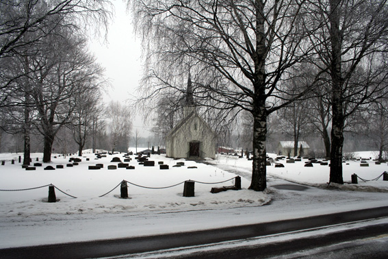 Fil:Stensgård kirke Avstandsbilde.jpg