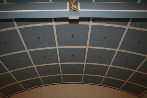 Fil:Stensgård kirke Himling over kor.jpg