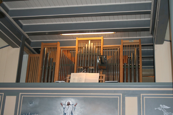 Fil:Stensgård kirke Orgel 2.jpg