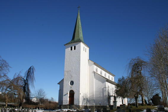 Fil:Stord kyrkje Fasade 2.jpg