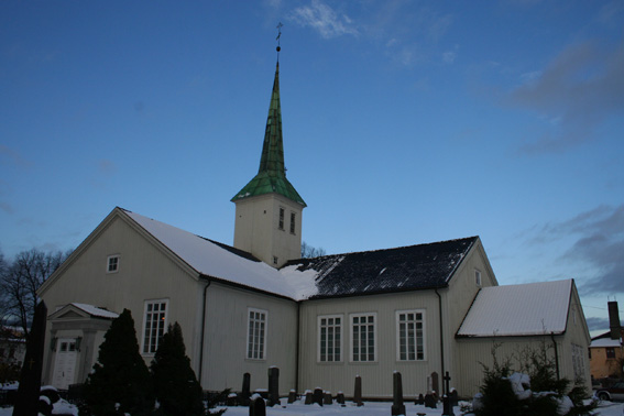 Fil:Strømsø kirke Fasade1.jpg