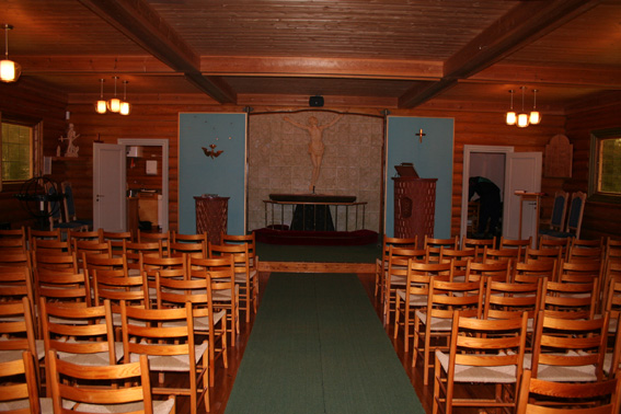 Fil:Strømsoddbygda kapell Kirkerommet fremre.jpg