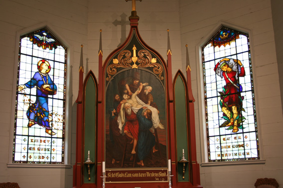 Fil:Strandvik kyrkje Altertavle 2.jpg