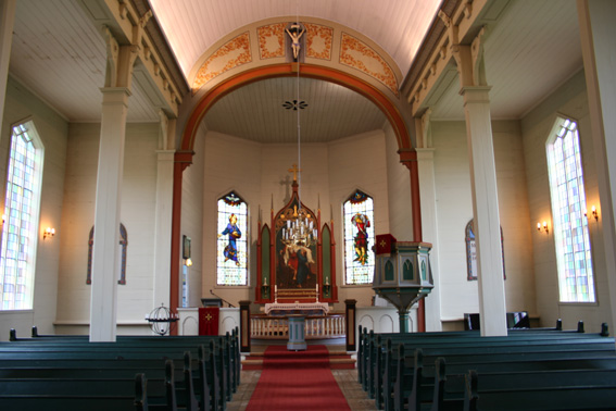 Fil:Strandvik kyrkje Koråpning.jpg