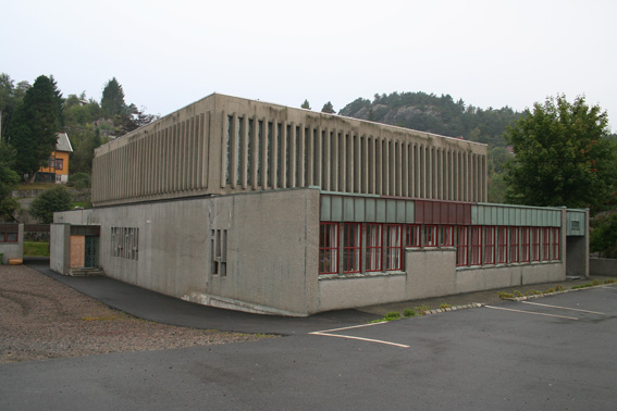 Fil:Strusshamn kirke, Askøy Fasade 1.jpg