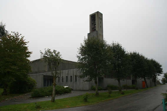 Fil:Strusshamn kirke, Askøy Fasade 4.jpg