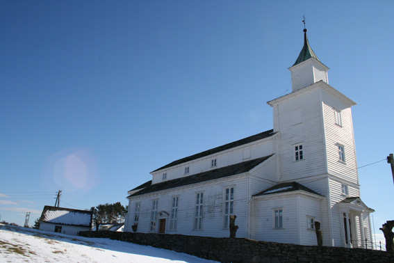 Fil:Sveio kyrkje Fasade 6.jpg