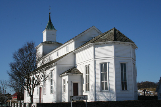 Fil:Sveio kyrkje Fasade 9.jpg