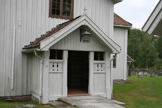 Fil:Svene kirke Hovedinngang.jpg