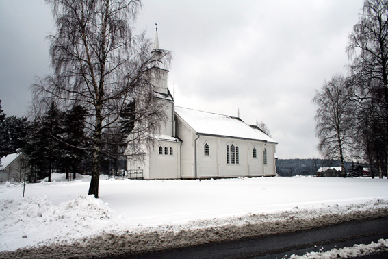 Fil:Svinndal kirke Avstandsbilde.jpg