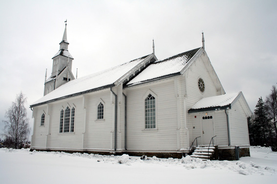 Fil:Svinndal kirke Fasade 2.jpg