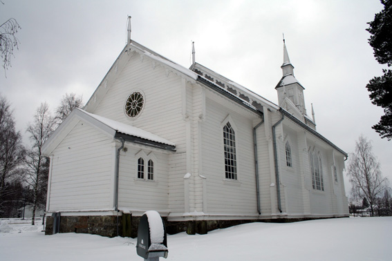 Fil:Svinndal kirke Fasade 4.jpg