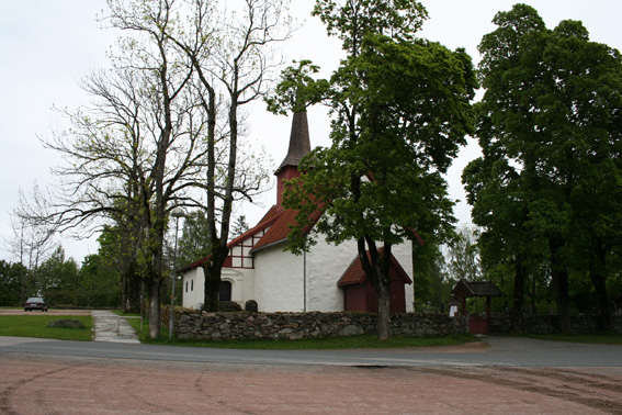 Fil:Tanum kirke, Bærum Avstandsbilde.jpg