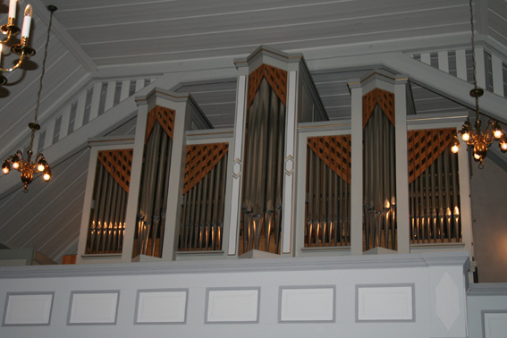 Fil:Tistedal kirke Orgel 2.jpg