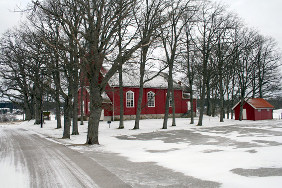Fil:Tomb kirke Avstandsbilde.jpg
