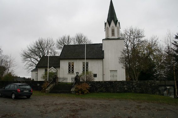 Fil:Tomter kirke Avstandsbilde.jpg
